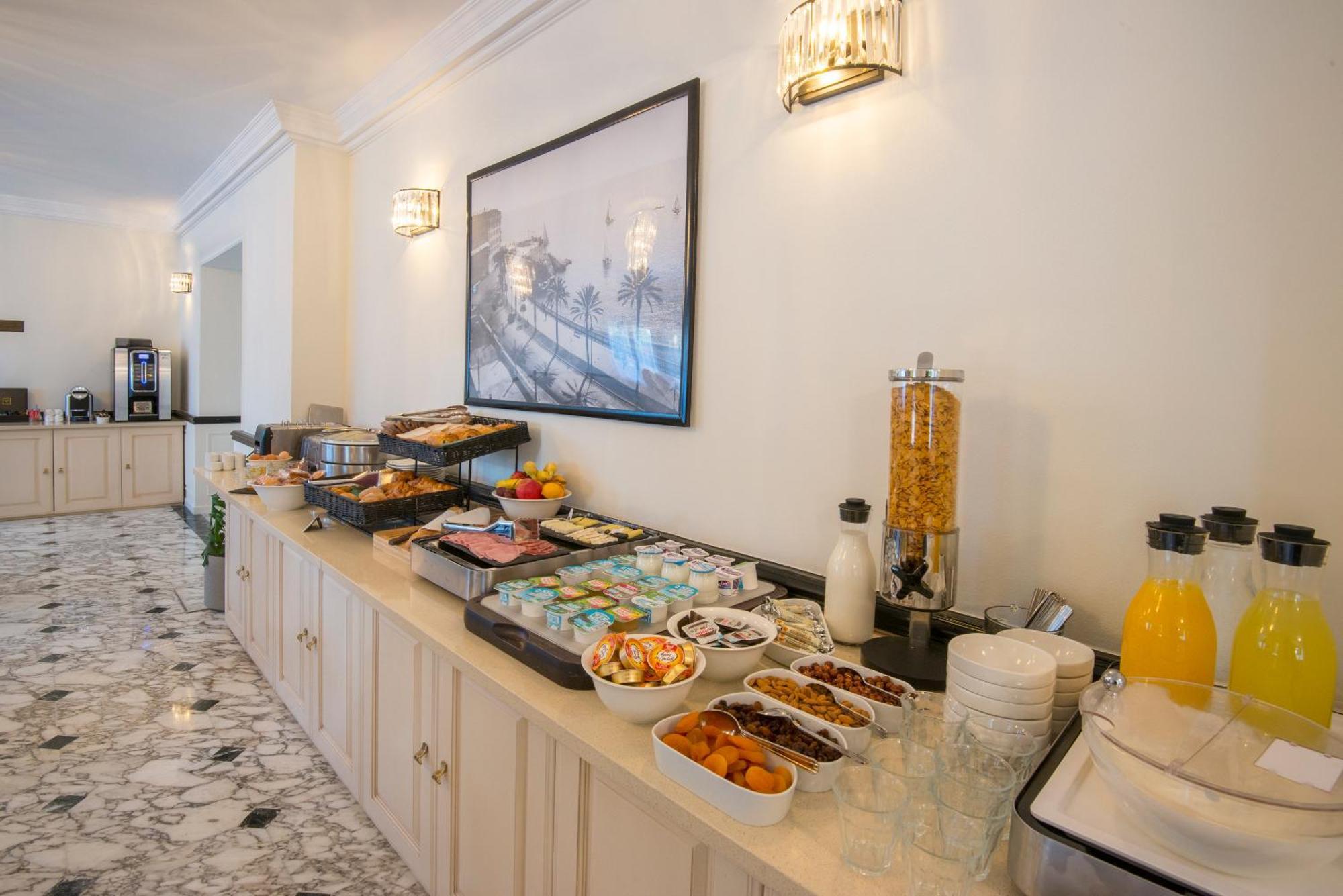 Hotel Carlton 4*
