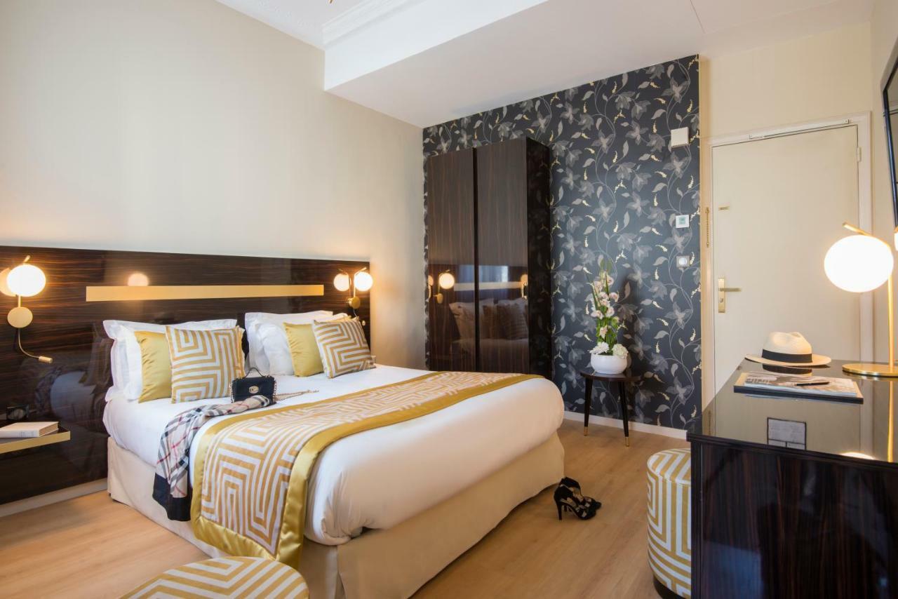 Carlton Hotel